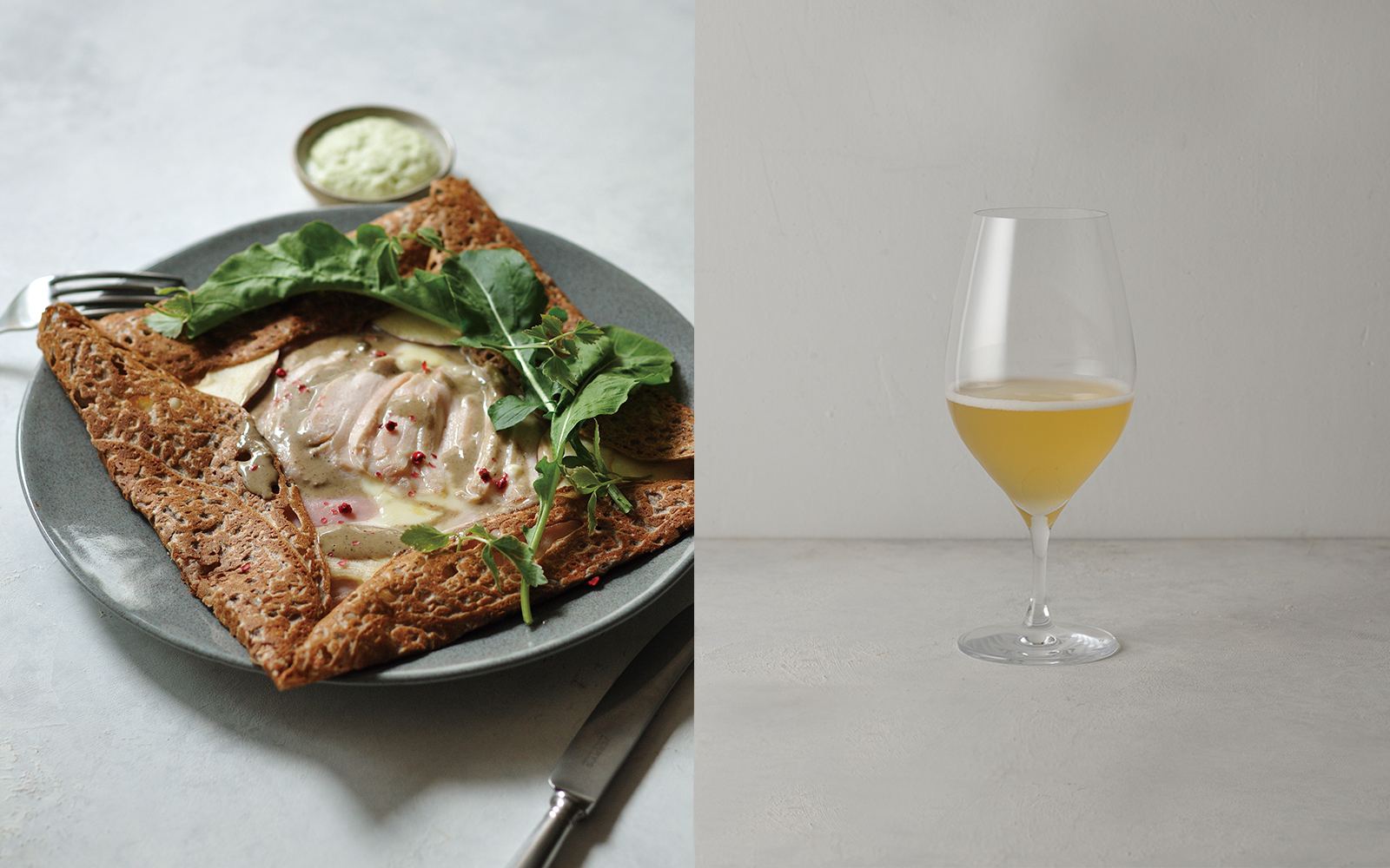 りんごと鶏胸肉、ストラッキーノチーズのガレット